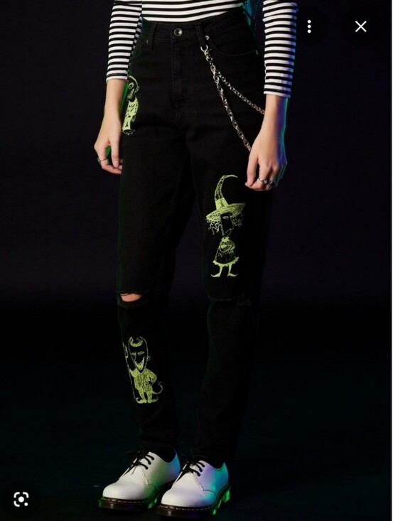 Her Universe Denim - 🦇 Her Universe Nightmare Before Christmas Juniors 7 Womens 6 Mom Jeans